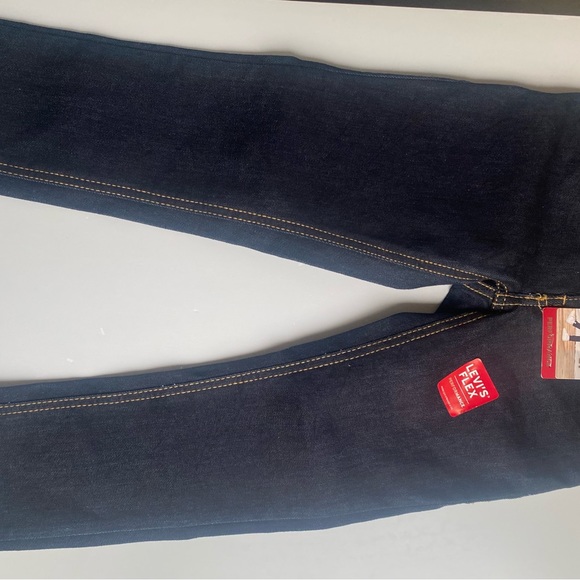 Boys Levi’s Size 4 slim fit dark blue denim jeans - Picture 2 of 2